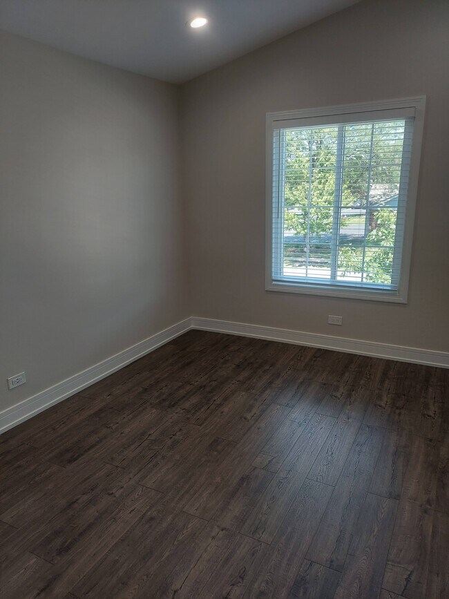 Bedroom #1 - 1735 Chesapeake Ln