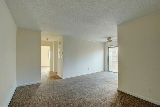 Building Photo - Great Value in convenient location!