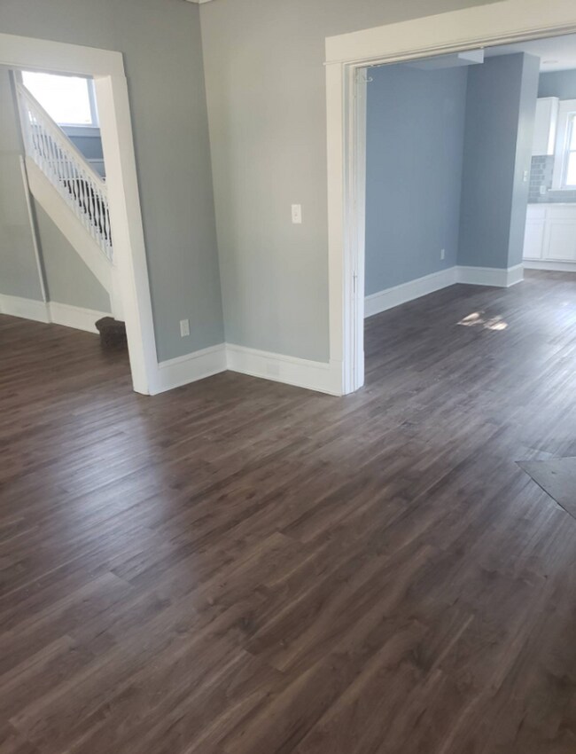 Building Photo - Charming 4-Bedroom House in Prime Location