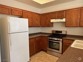 Building Photo - 3375 Cactus Shadow St
