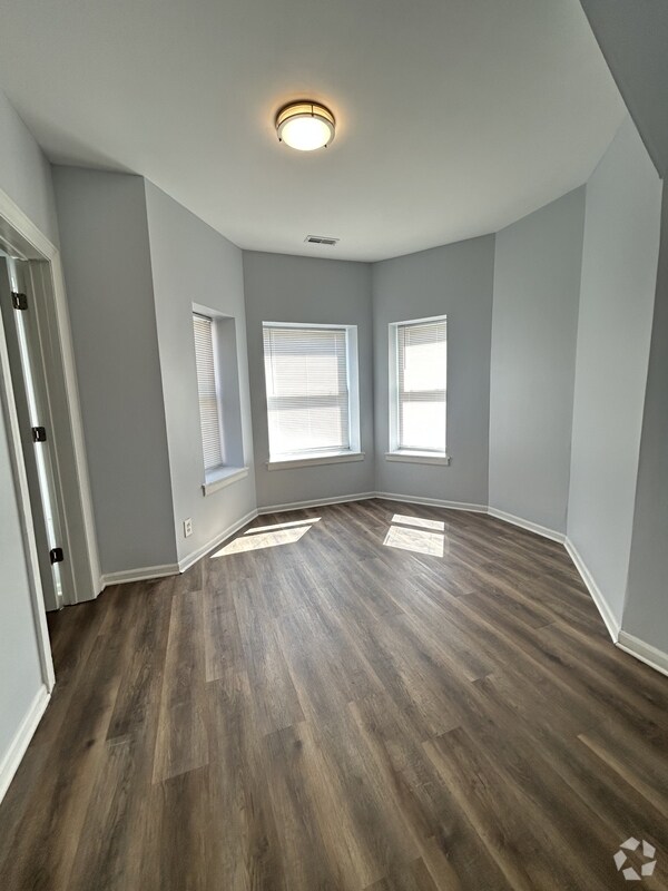 Building Photo - 7432 S Maryland Ave