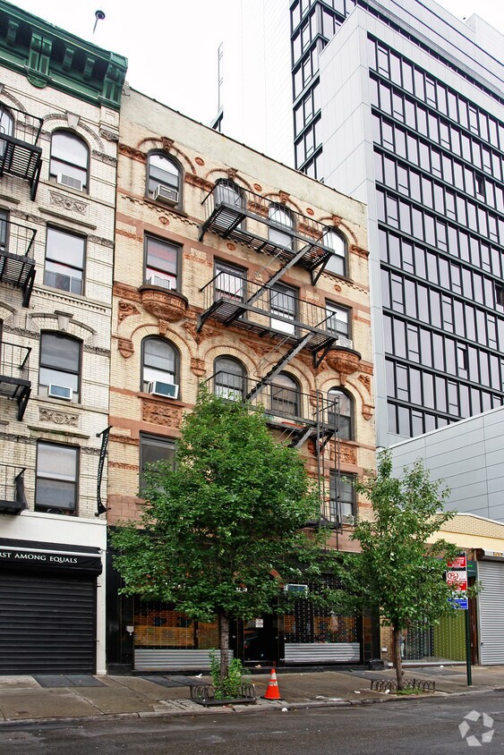 Building Photo - 179 Orchard St