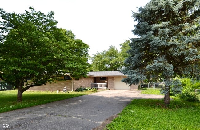 Building Photo - 7150 Combs Rd