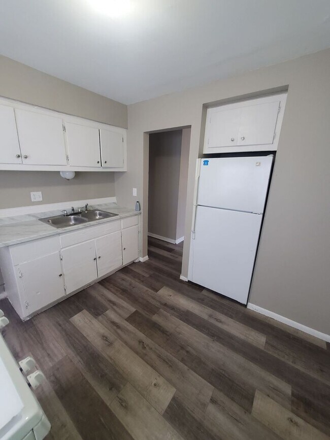 Foto del edificio - 1013-1015 W Keefe Ave. (Duplex)