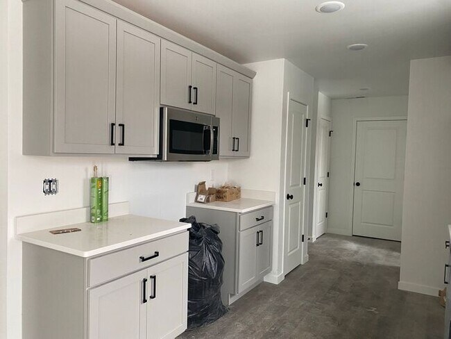 Foto del edificio - $2,200 | 3 Bedroom, 2.5 Bathroom Townhome | Pet Friendly* | Available for August 1st, 2026 move in!