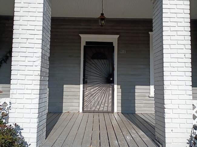 Building Photo - 1081 Arlington Ave SW