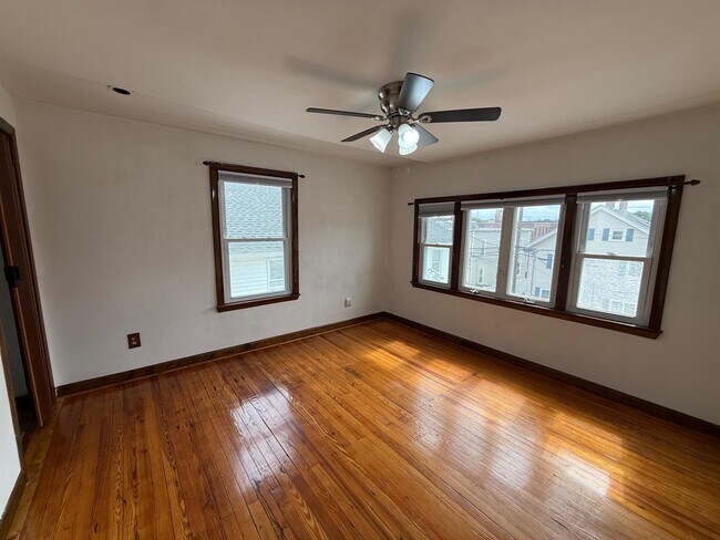 Building Photo - 19 Pitman St