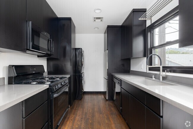 2 habitaciones, 2 baños - 800 pies cuadrados - Cocina - 1243-1261 North Genesee Avenue
