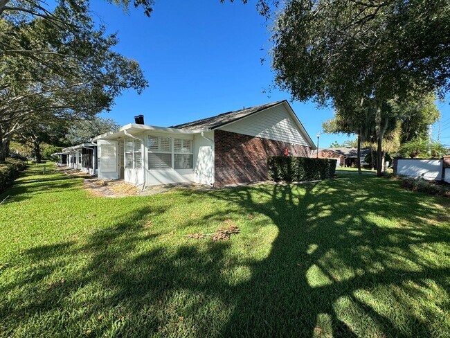 Building Photo - 2 br, 2 bath House - 5103 LAZY OAKS DRIVE