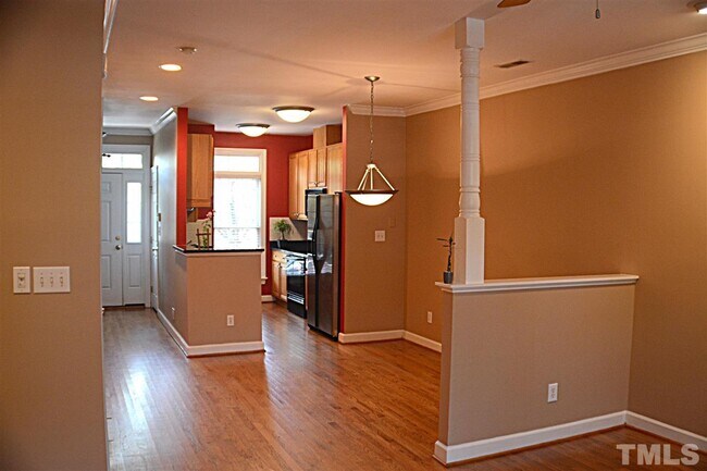 Foto del edificio - 724 Parkham Ln