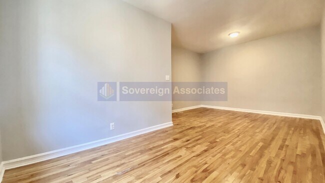 Building Photo - 500 Kappock St