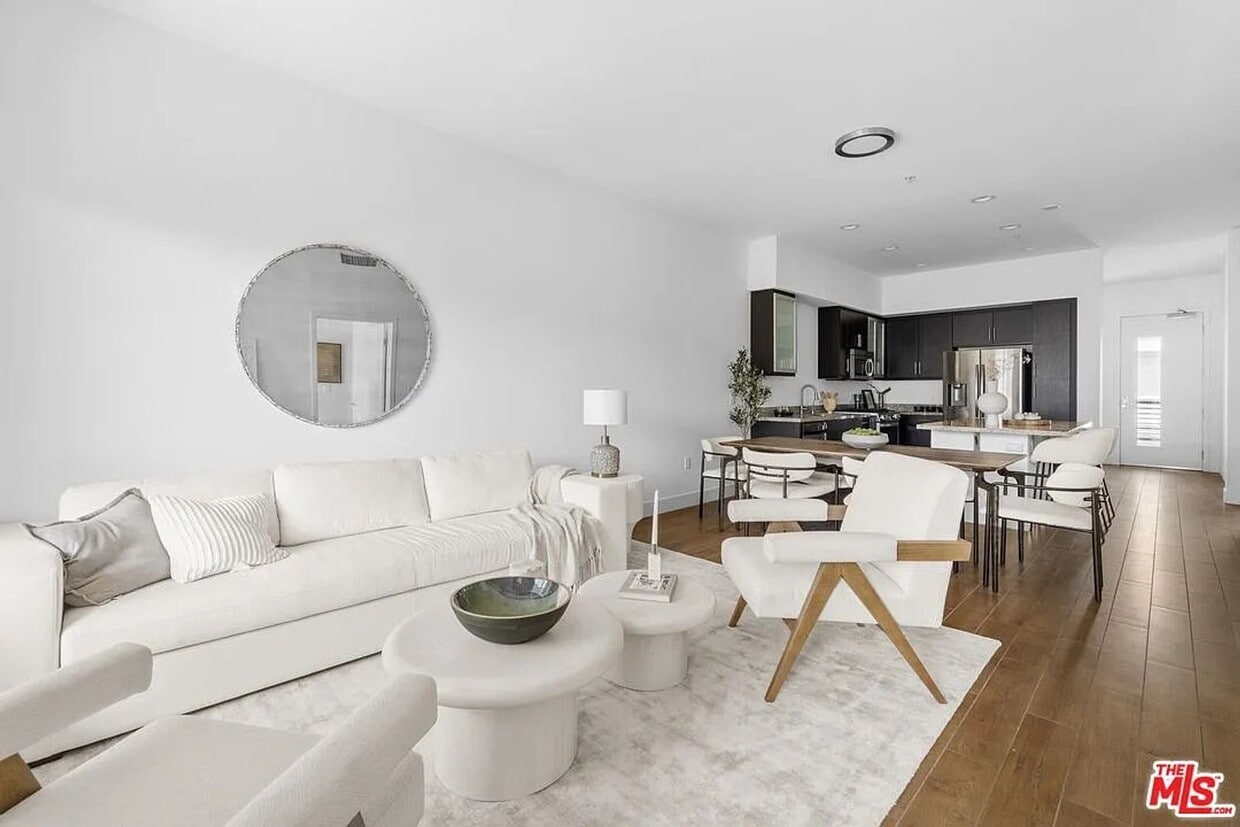 Primary Photo - Beautiful Playa Vista Home With In Unit La...