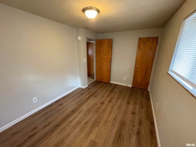 Building Photo - 2613 W Wardcliffe Dr