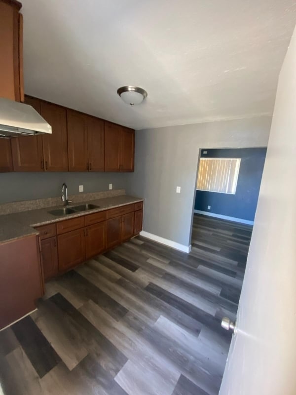 Foto del edificio - 16526 Chestnut St