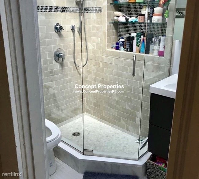 Building Photo - 2 br, 1 bath  - 134 Marlborough Street #4NG 4