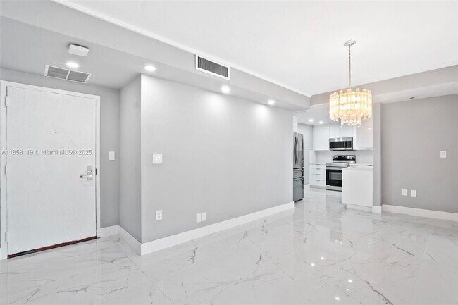 Foto del edificio - 780 NE 69th St