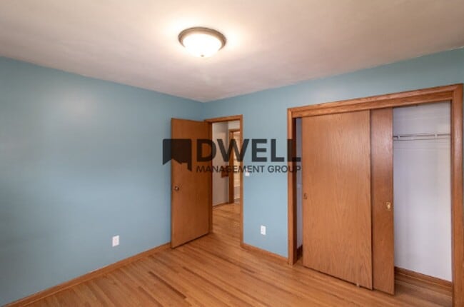 Building Photo - Recently Renovated 3 bedroom Single Family...
