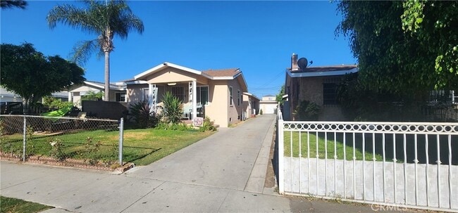 Building Photo - 8424 Beechwood Ave