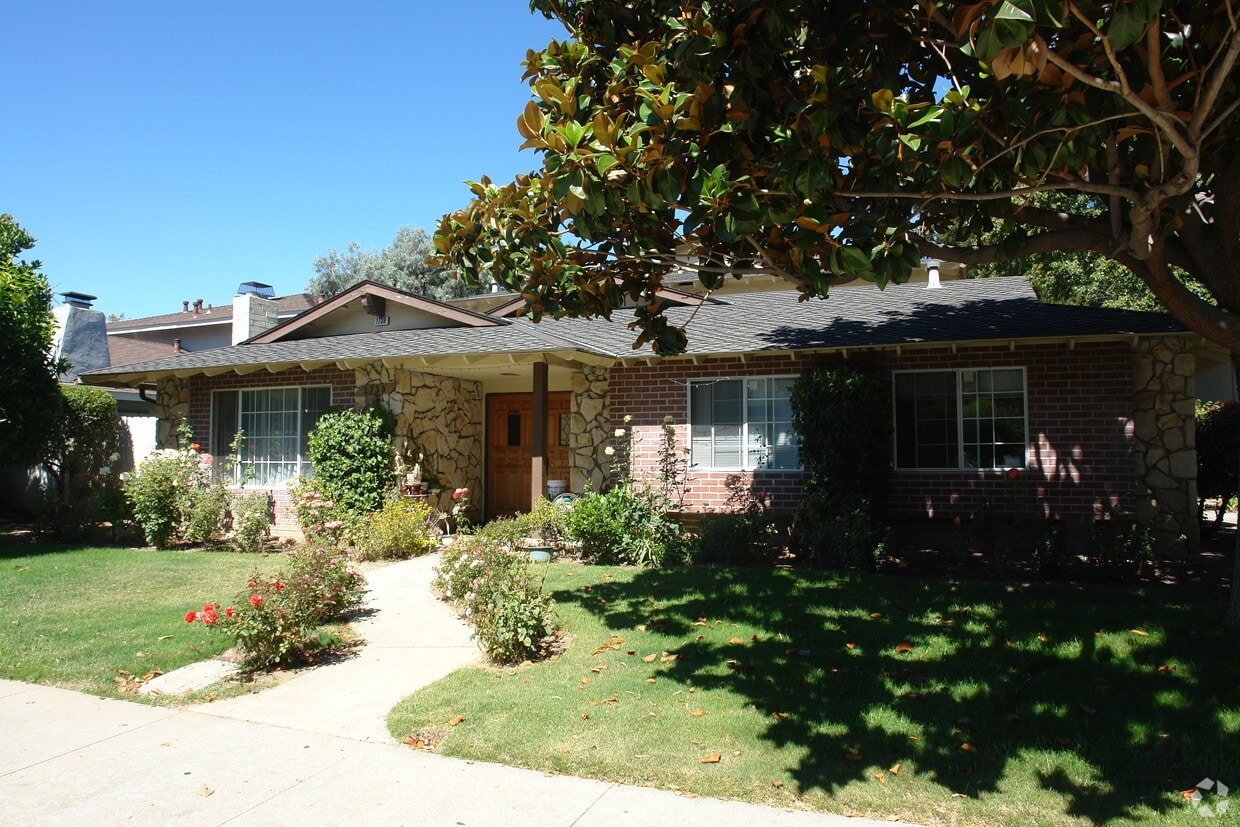 Building Photo - 1739 De Marietta Ave