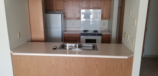 Building Photo - Park Manor 302