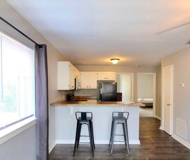 Foto del edificio - 1444 Devon Ln