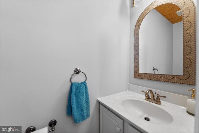 Foto del edificio - 708 Suffield Dr