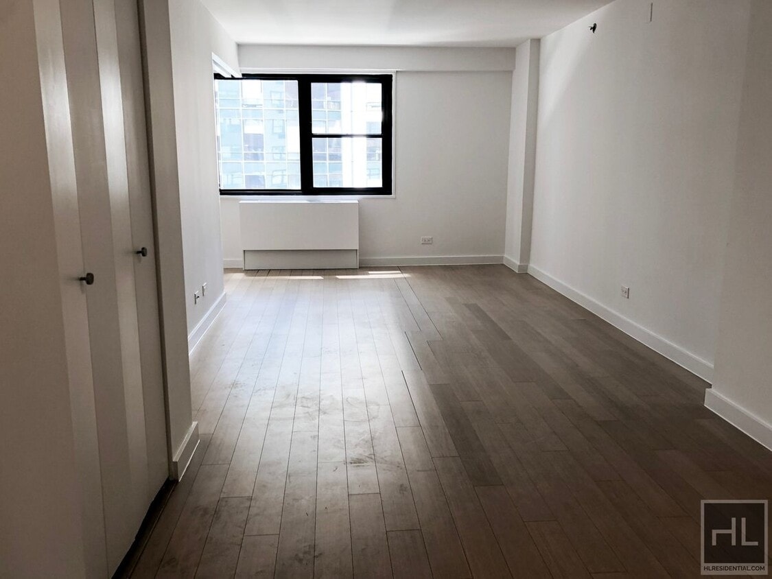 Primary Photo - East 39th Street