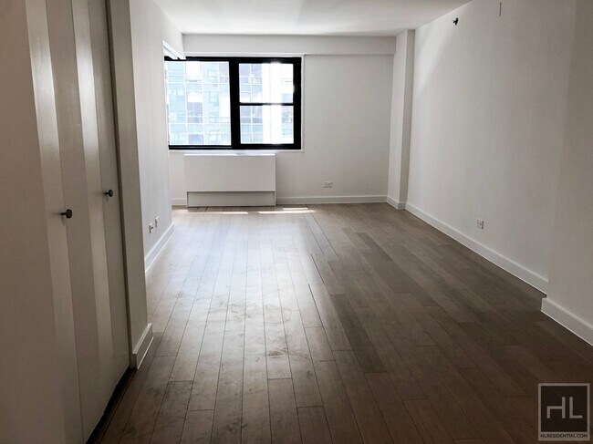 Building Photo - East 39th Street