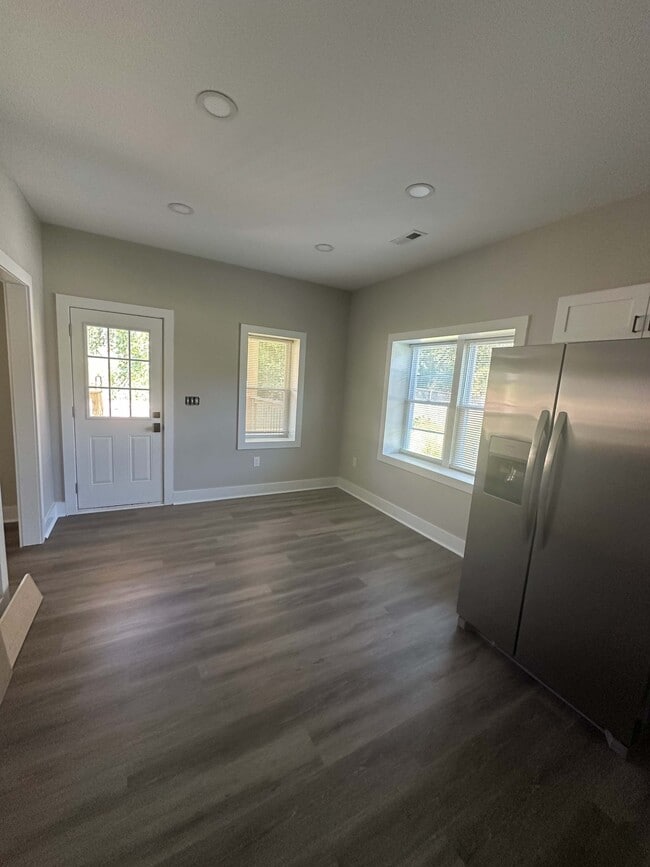 Foto del edificio - 261 Miller Line