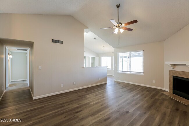 Foto del edificio - 13232 N 56th Ave