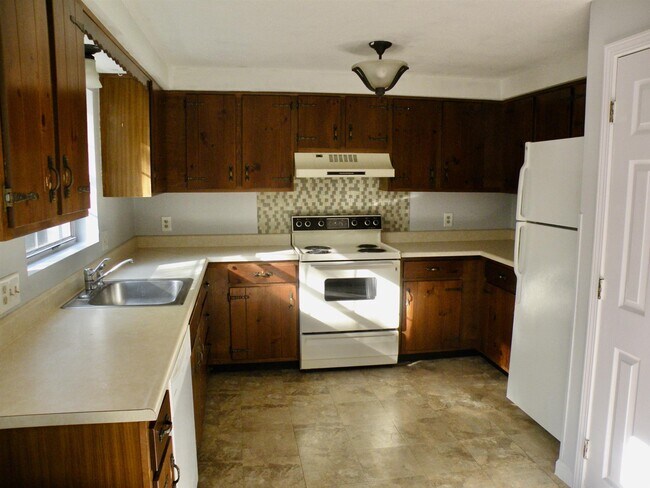 Foto del edificio - 95 E Ridge Rd