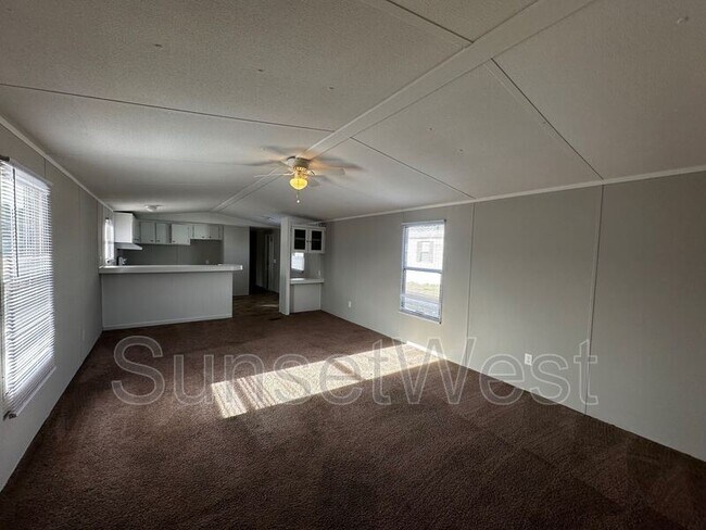 Building Photo - 240 E Tower Ln
