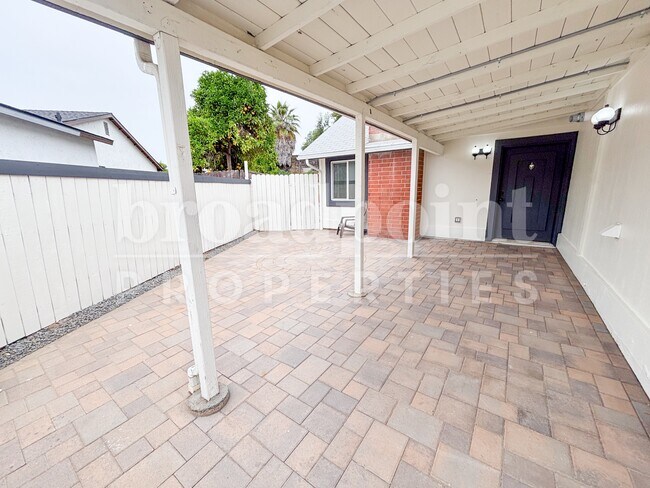 Foto del edificio - 581 Glenheather Dr