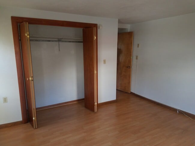 Building Photo - 46 Oliver St