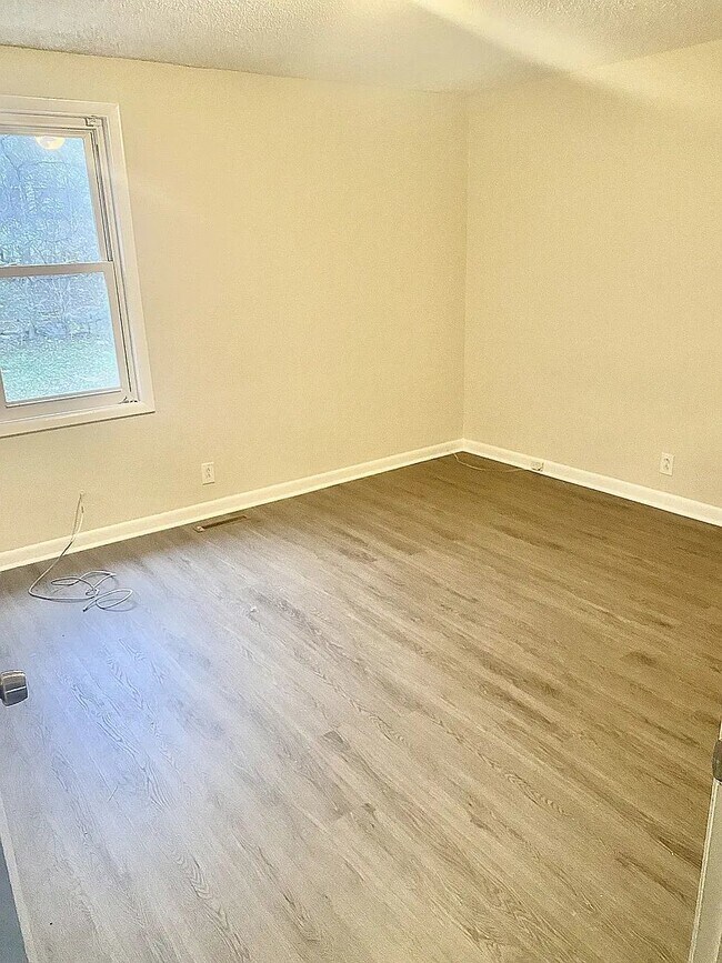 Foto del edificio - 2 bed 1.5 bath 10 min to downtown Nash