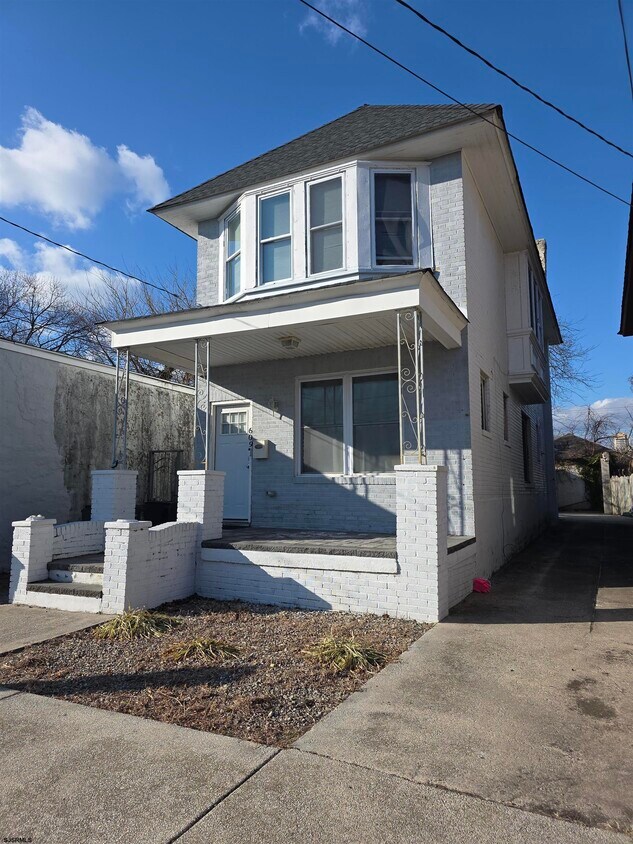 Building Photo - 609 Adriatic Ave