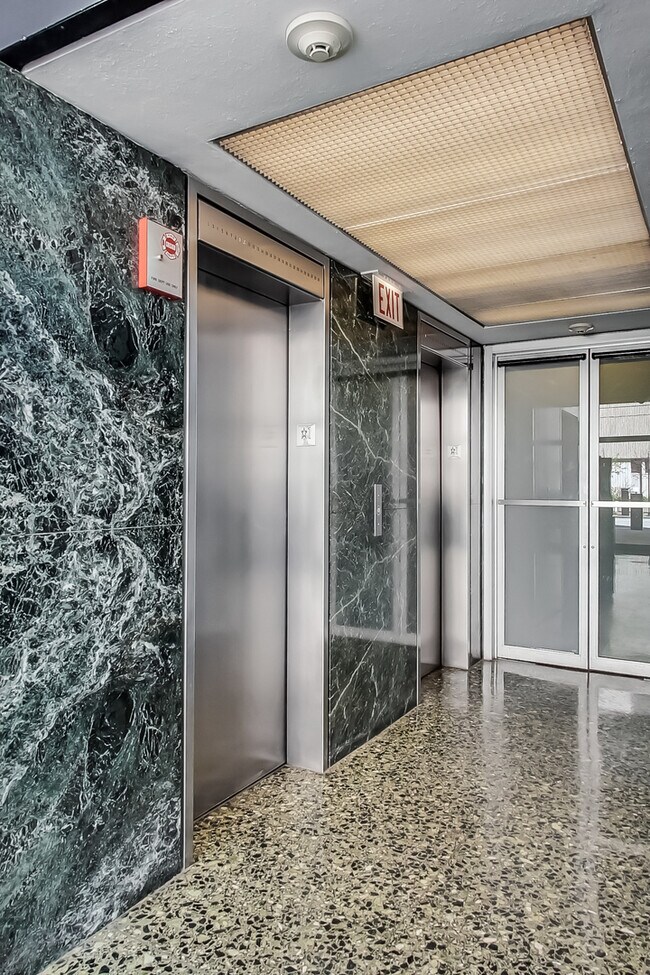 Foto del edificio - 910 N Lake Shore Dr