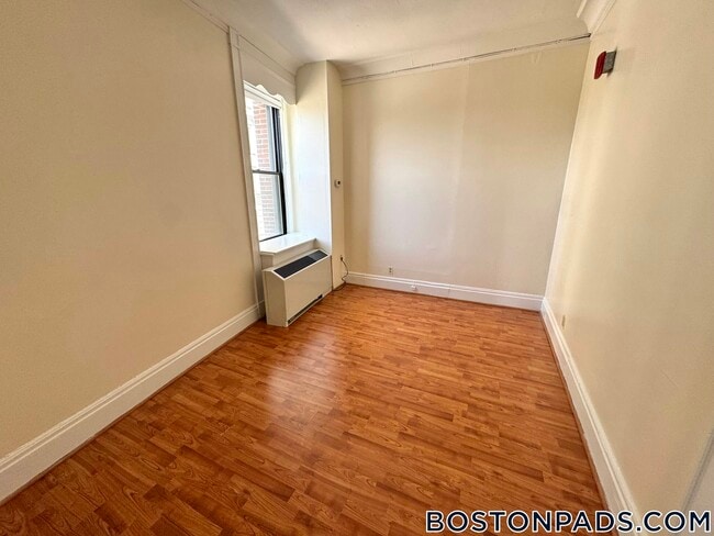 Building Photo - 62 Boylston St