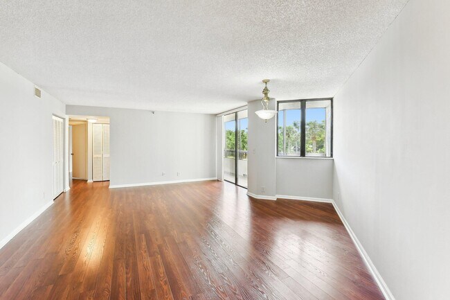 Building Photo - 6463 La Costa Dr