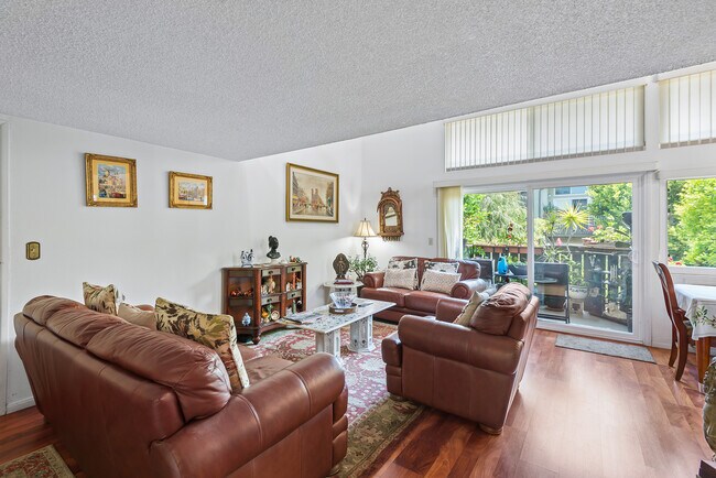 Foto del edificio - 4917 Indian Wood Rd