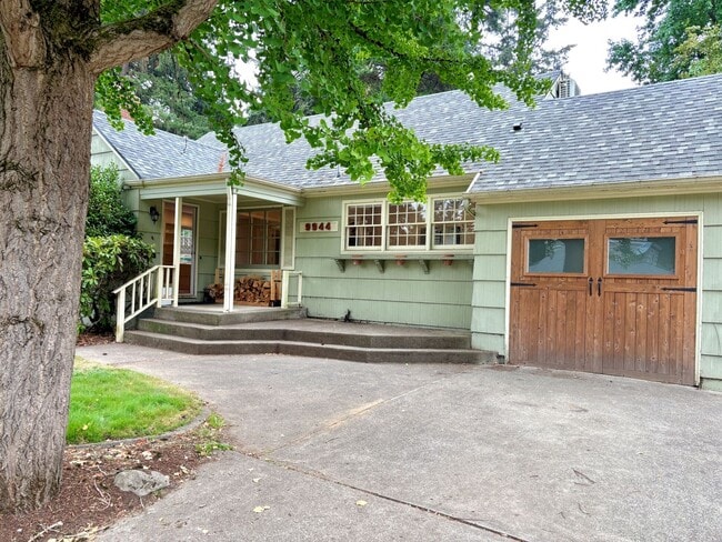 Building Photo - 9944 NE Shaver St