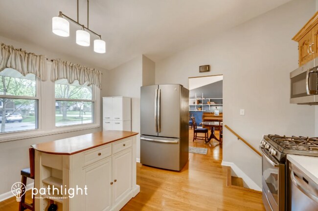 Building Photo - 554 Chatham Circle, Buffalo Grove, IL, 60089