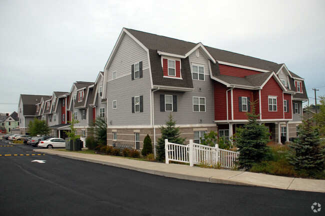 Building Photo - Maple Garden Apartments