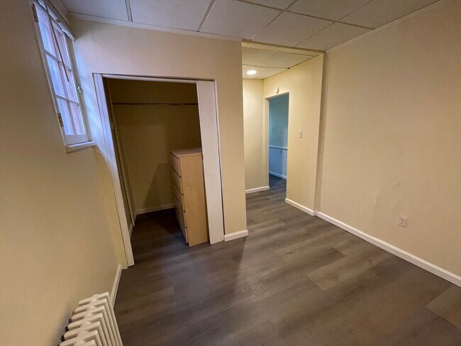 Bedroom - 341 S Aiken Ave