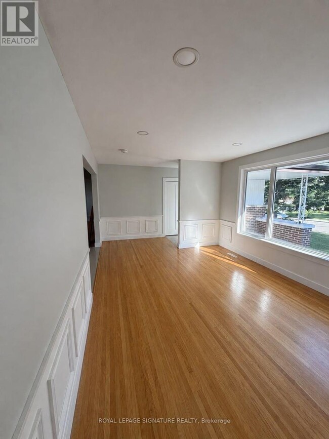 Building Photo - 9 Fieldway Dr