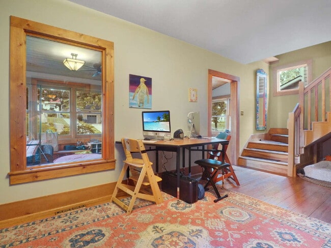 Building Photo - Gorgeous 4 bedroom home in Linden Hills