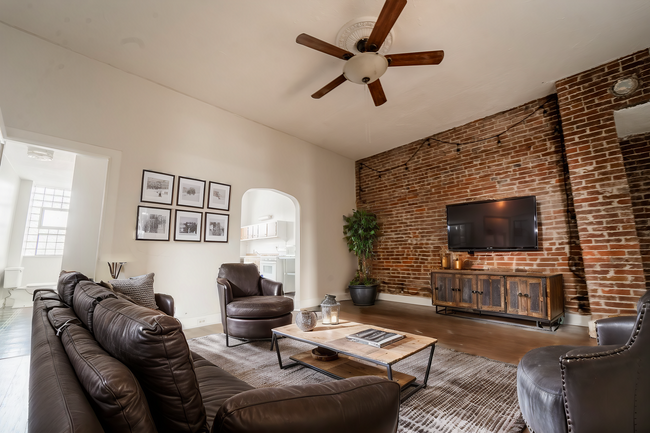 *virtual staging - 5119 Butler St