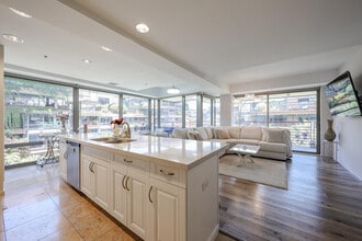 Building Photo - 7137 E Rancho Vista Dr