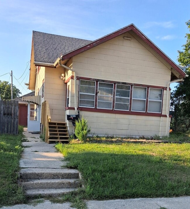 Building Photo - 1102 Lapham St