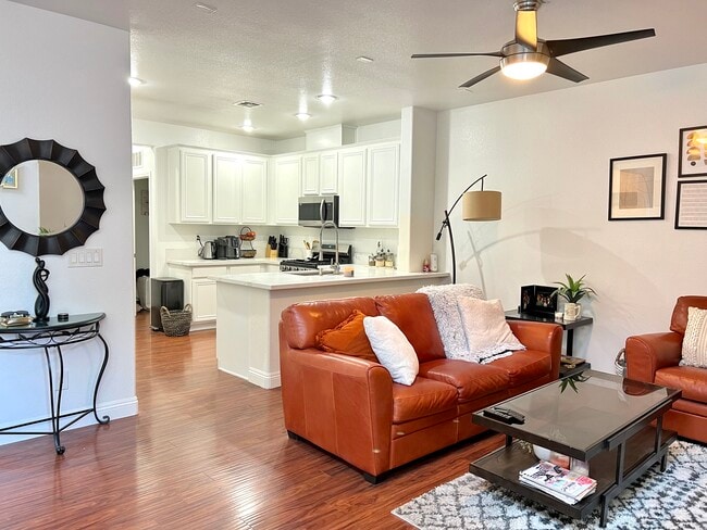 Foto del edificio - 9302 Aspen Shadow St